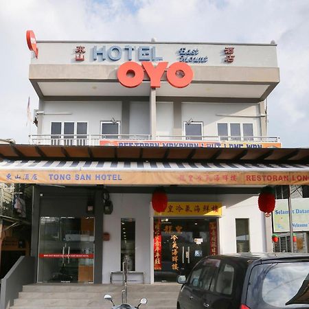 Oyo 89915 East Mount Hotel Kukup Esterno foto