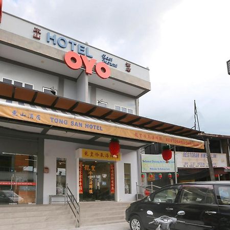 Oyo 89915 East Mount Hotel Kukup Esterno foto