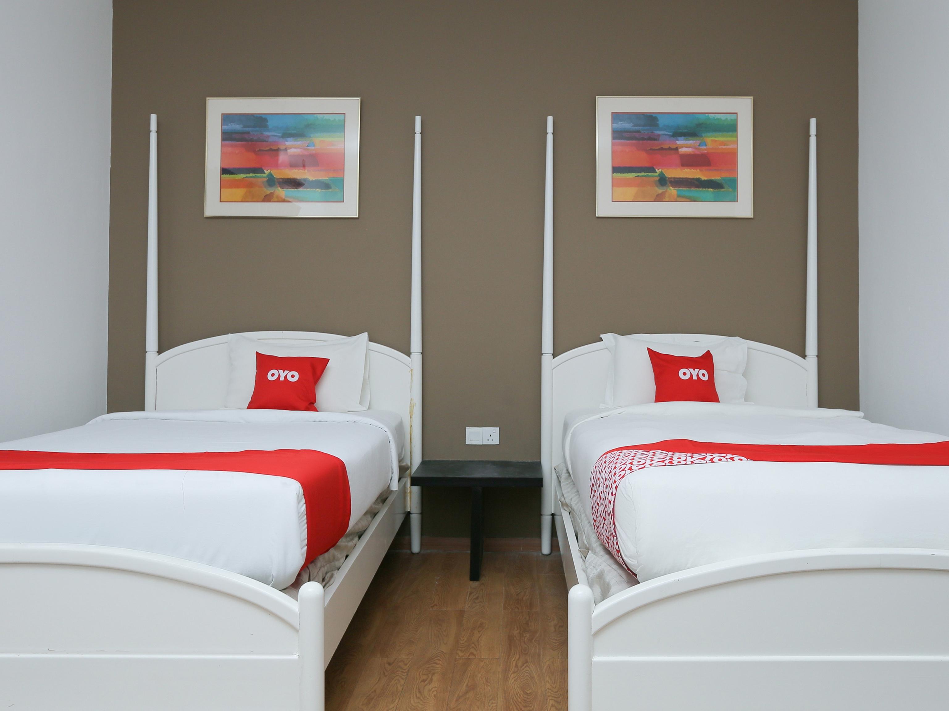 Oyo 89915 East Mount Hotel Kukup Esterno foto