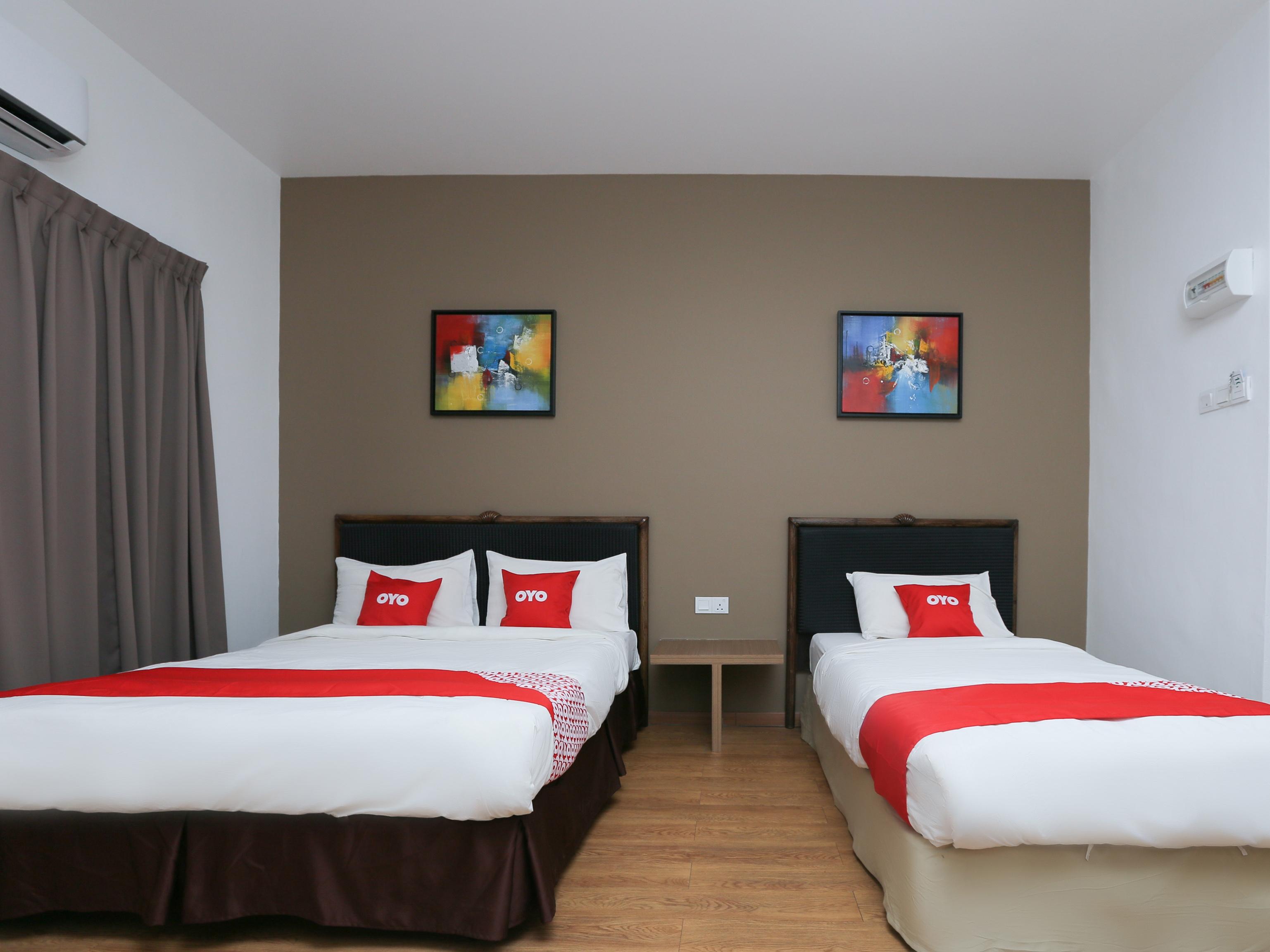 Oyo 89915 East Mount Hotel Kukup Esterno foto