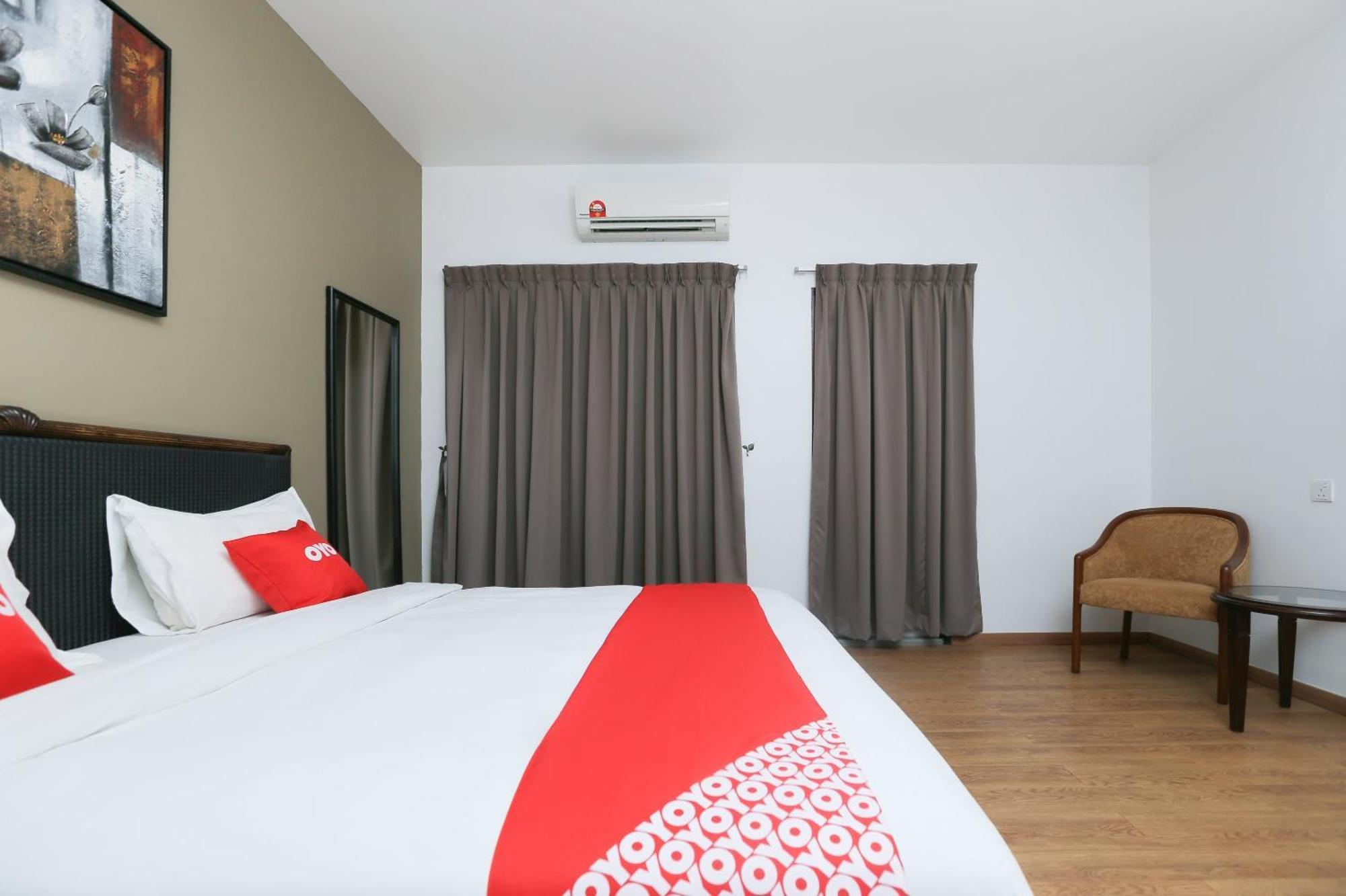 Oyo 89915 East Mount Hotel Kukup Esterno foto
