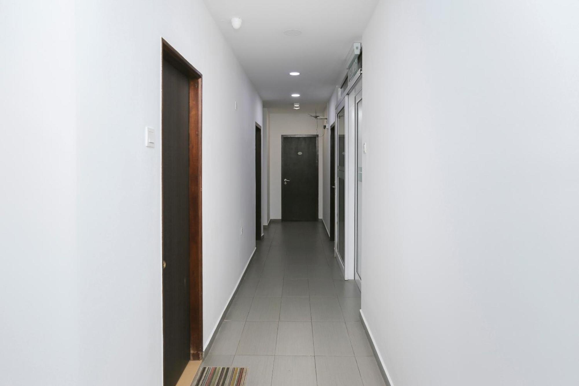 Oyo 89915 East Mount Hotel Kukup Esterno foto