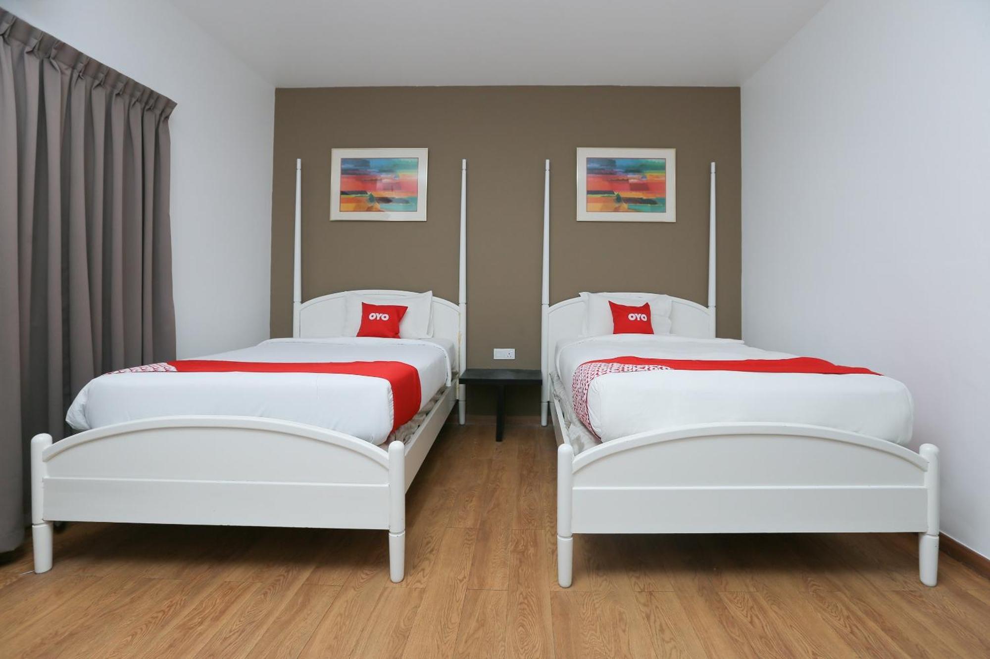 Oyo 89915 East Mount Hotel Kukup Esterno foto