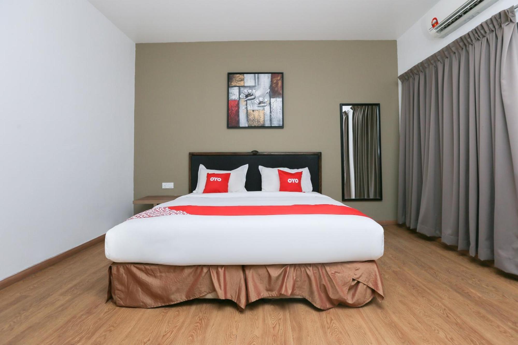 Oyo 89915 East Mount Hotel Kukup Esterno foto