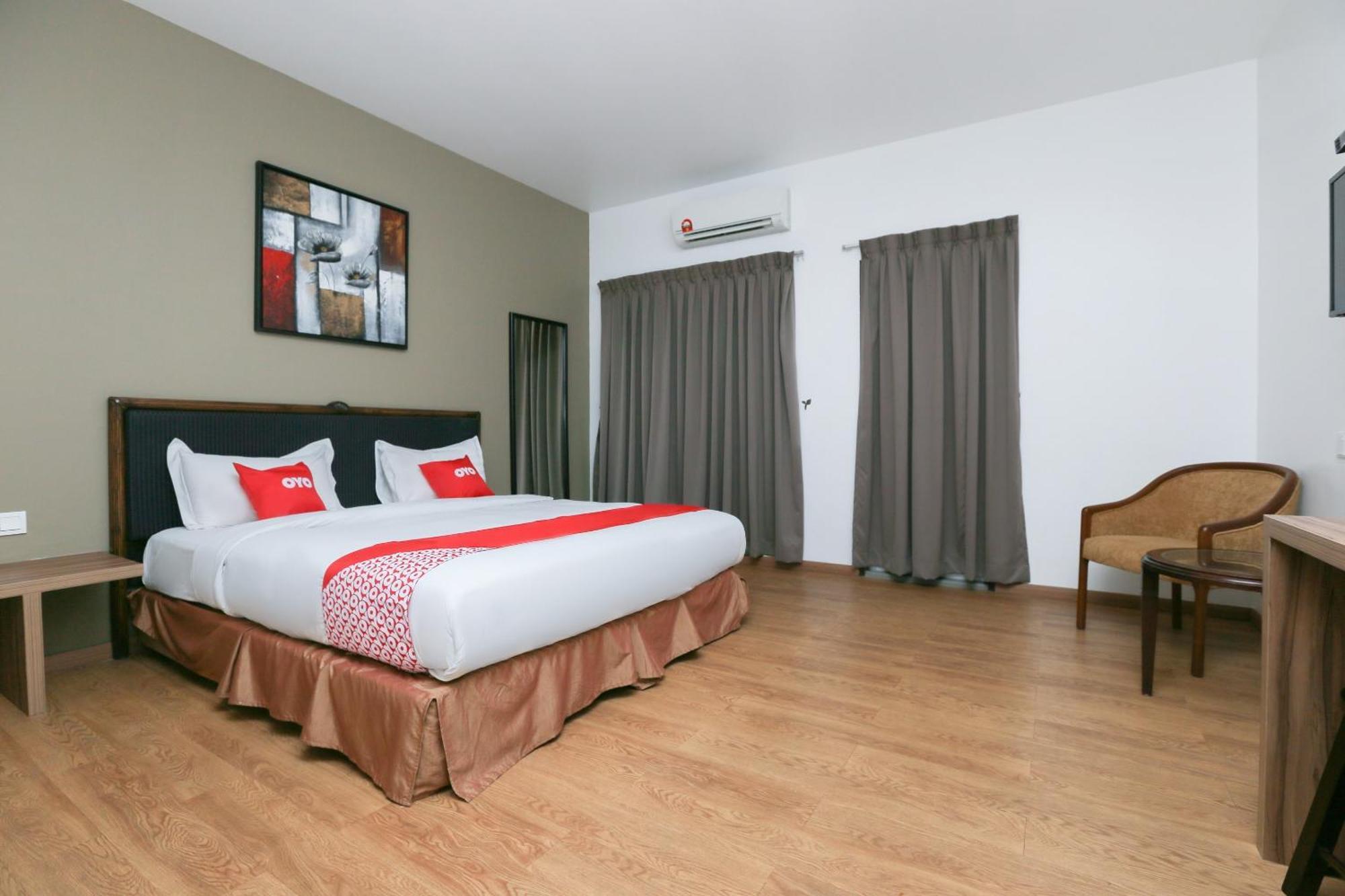 Oyo 89915 East Mount Hotel Kukup Esterno foto